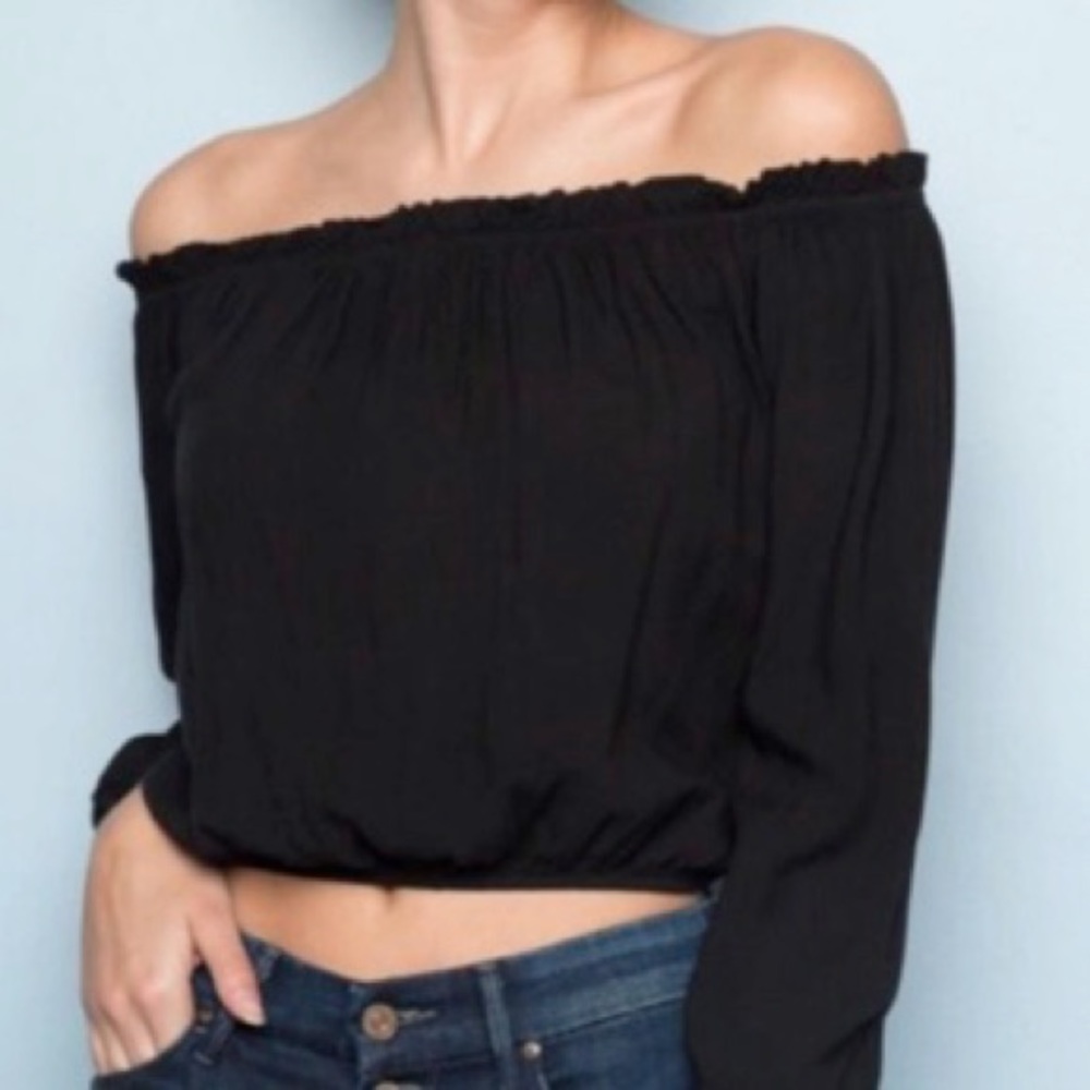 Black Brandy Melville Cropped Off the shoulder